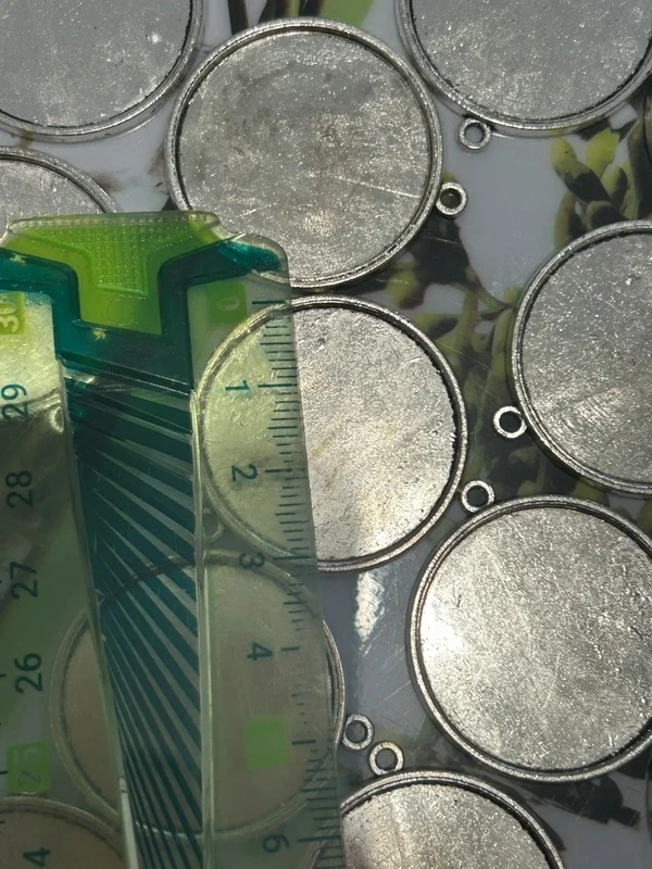 Lote grande de 50 pingentes de cabochão de 30mm prateados – photo 3